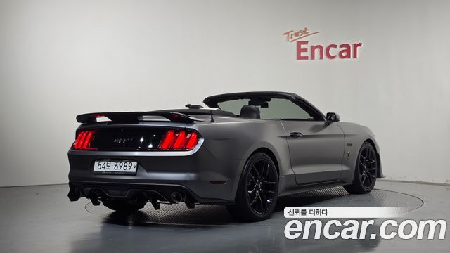 Ford Mustang GT Convertible — пробег 118 545 км — фото 2 из 5