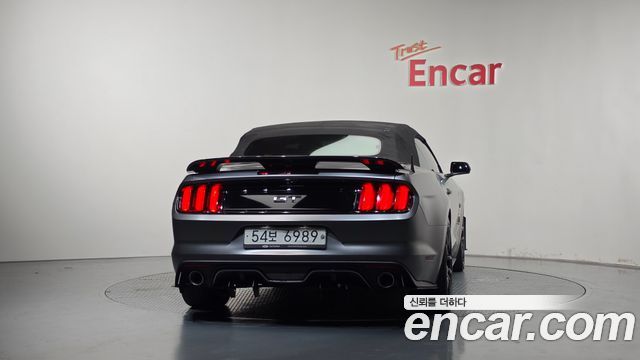 Ford Mustang GT Convertible — пробег 118 545 км — фото 4 из 5