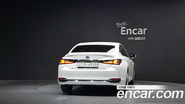 Lexus ES Executive — пробег 95 861 км — фото 4 из 5