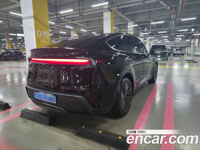 Tesla Model Y Premium Long Range AWD — пробег 1 500 км
