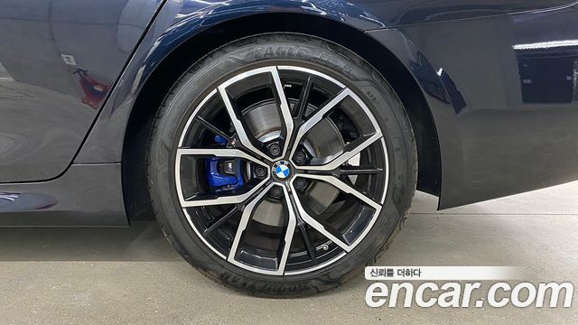 BMW 5-Series 530i M Sport Package — пробег 9 564 км