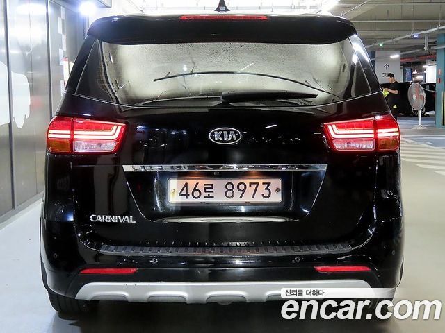 Kia Carnival 9-seater Noblesse — пробег 185 531 км