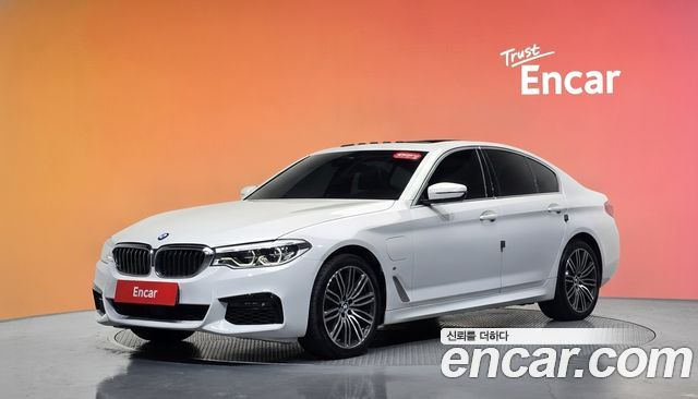 BMW 5-Series 530e M Sport — пробег 125 144 км — фото 1 из 5