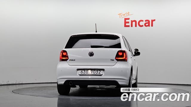 Volkswagen Polo 1.6 TDI R-Line 5th — пробег 122 147 км