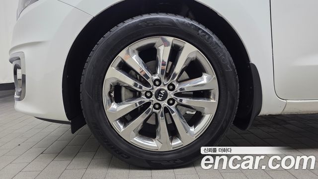 Kia Carnival 9-seater Prestige — пробег 294 489 км