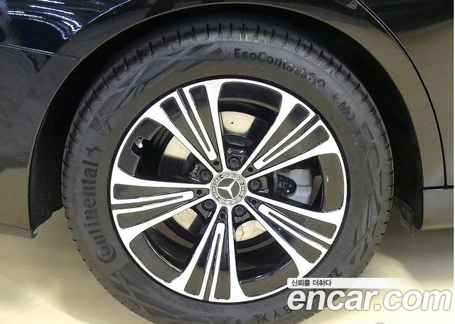 Mercedes-Benz E-Class E200 Avantgarde — пробег 25 000 км