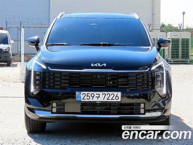 Kia Sportage HEV 1.6 4WD Signature — пробег 24 600 км