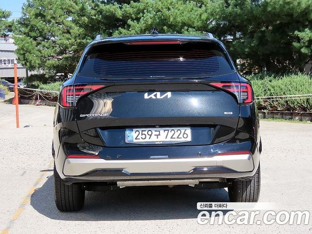 Kia Sportage HEV 1.6 4WD Signature — пробег 24 600 км