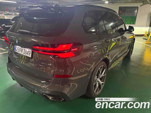 BMW X5 xDrive 40i M Sport Pro Special Edition — пробег 5 800 км