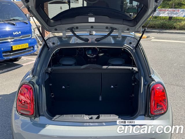 Mini Cooper 5Door Classic Launch Pack Third Generation — пробег 29 500 км