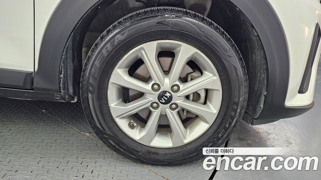 Kia Stonic 1.4 Deluxe — пробег 64 769 км