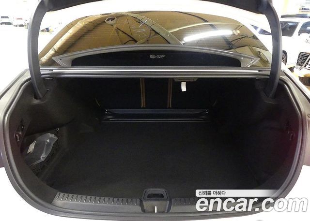 Mercedes-Benz E-Class E220d 4MATIC Exclusive — пробег 28 000 км