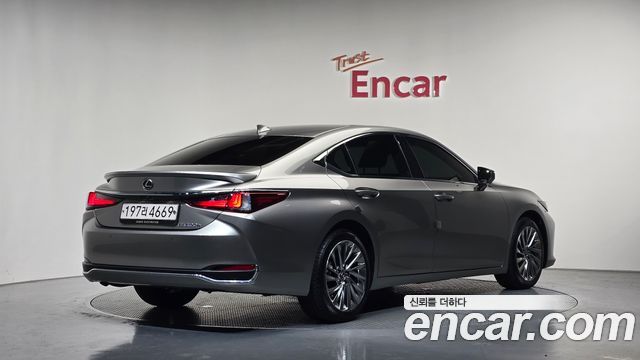 Lexus ES Executive — пробег 38 978 км — фото 2 из 5