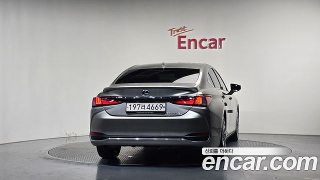 Lexus ES Executive — пробег 38 978 км — фото 4 из 5