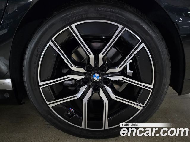 BMW 7-Series 740i xDrive M Sport — пробег 5 014 км