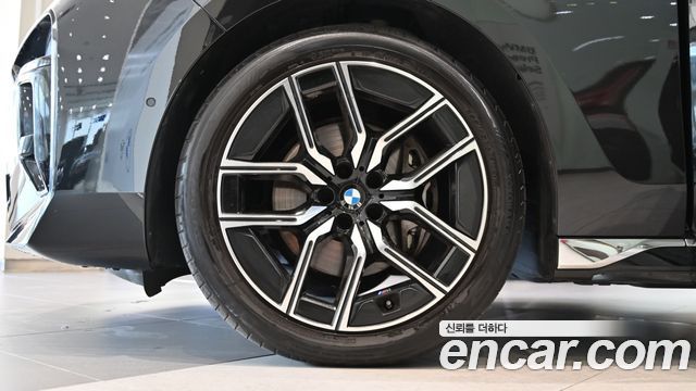 BMW 7-Series 740d xDrive M Sport — пробег 14 134 км