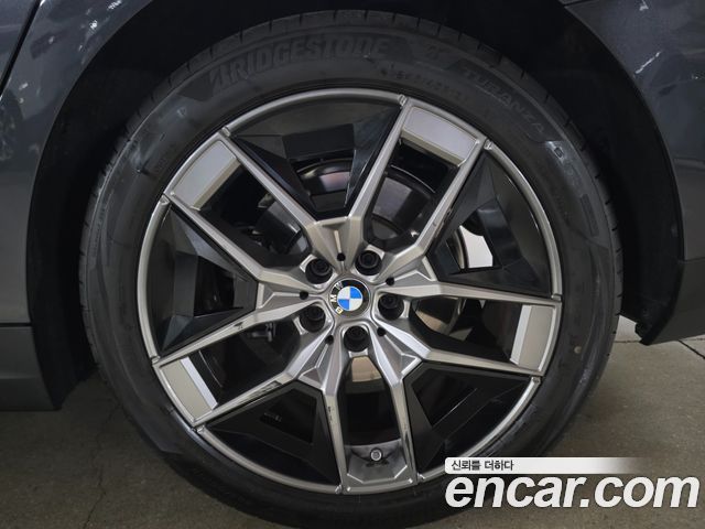BMW 5-Series 520i — пробег 4 040 км