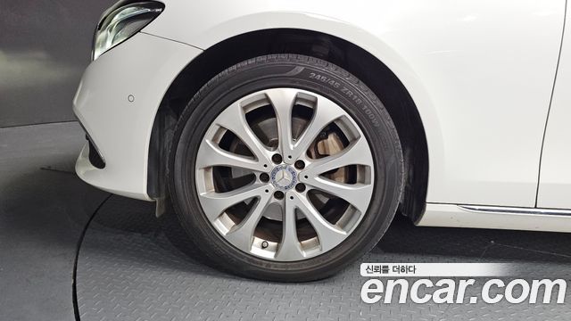 Mercedes-Benz E-Class E220d Exclusive — пробег 120 670 км