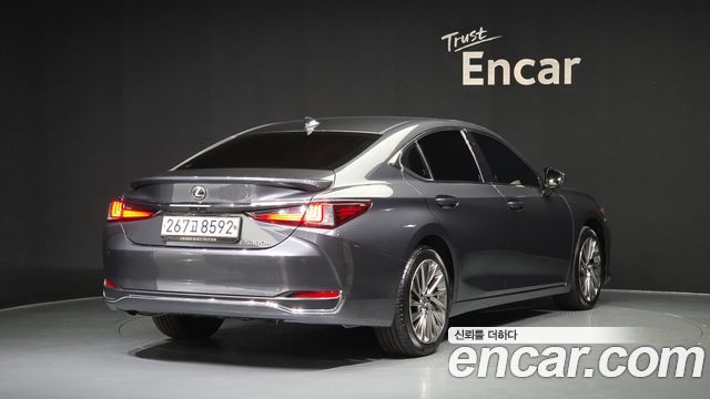 Lexus ES Executive — пробег 130 499 км — фото 2 из 5