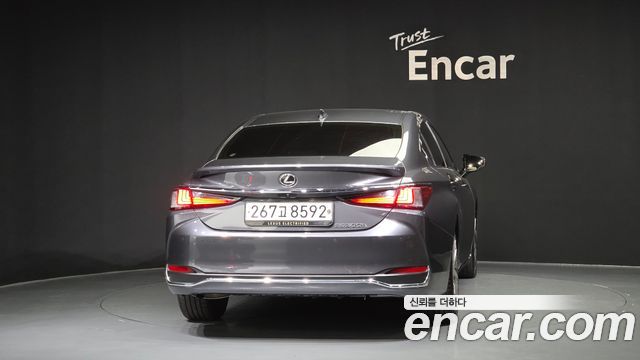 Lexus ES Executive — пробег 130 499 км — фото 4 из 5