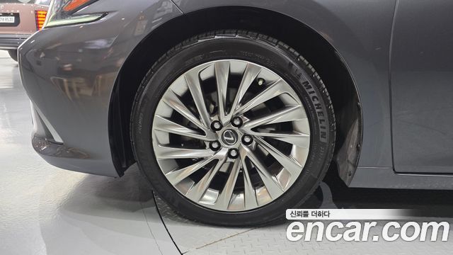 Lexus ES Executive — пробег 130 499 км — фото 5 из 5