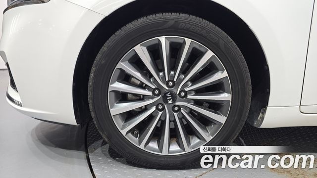 Kia K7 из Кореи Encar