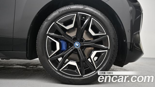 BMW iX xDrive50 Sports Plus — пробег 39 042 км