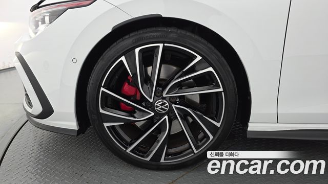 Volkswagen Golf 2.0 GTI — пробег 17 670 км