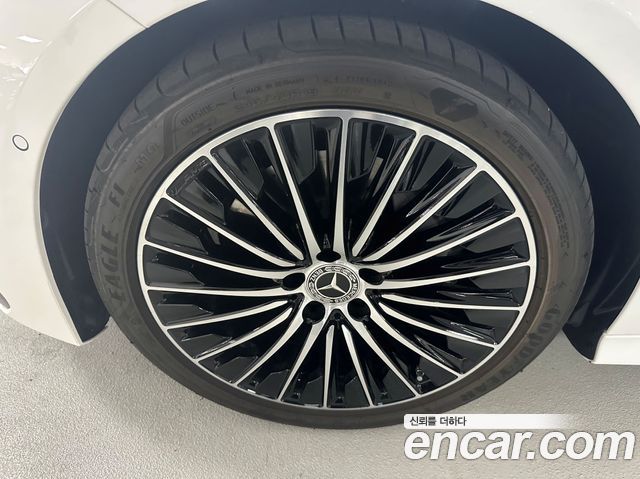 Mercedes-Benz CLE-Class CLE200 Cabriolet — пробег 563 км