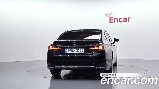 Lexus ES Luxury Plus — пробег 56 370 км — фото 4 из 5