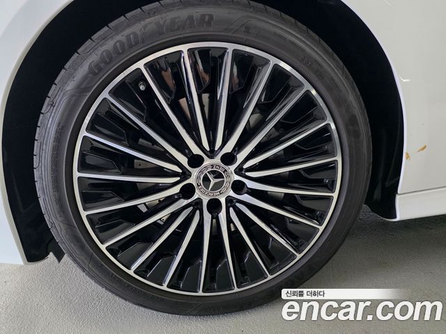 Mercedes-Benz CLE-Class CLE200 Cabriolet — пробег 1 888 км