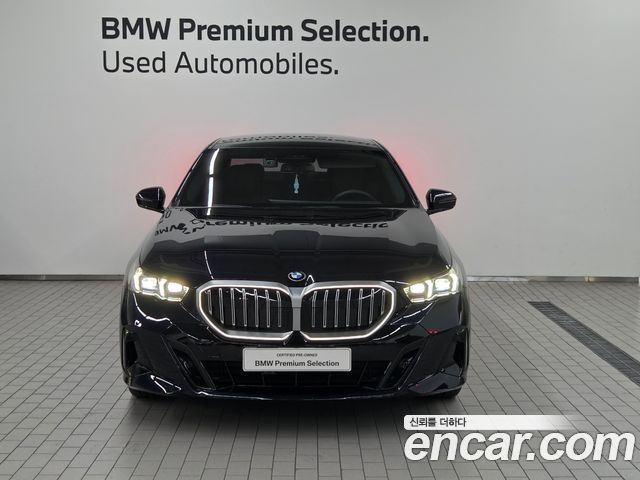 BMW 5-Series 523d M Sport — пробег 11 074 км