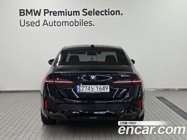 BMW 5-Series 523d M Sport — пробег 11 074 км