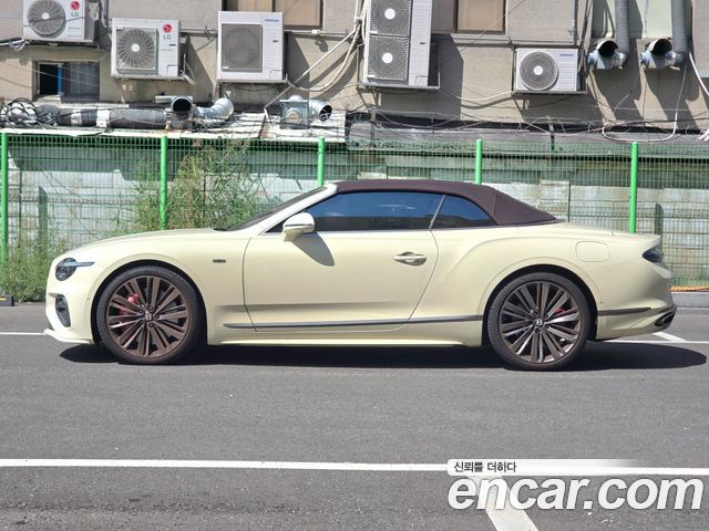 Bentley Continental 4.0 GTC Speed — пробег 9 900 км