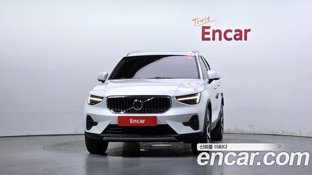 Volvo XC40 B4 Ultimate Bright — пробег 23 164 км — фото 3 из 5