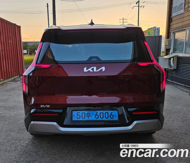 Kia EV9 Long Range 2WD Earth — пробег 42 900 км