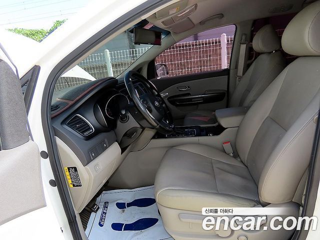 Kia Carnival 9-seater Luxury — пробег 239 739 км — фото 5 из 5