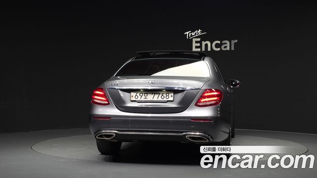 Mercedes-Benz E-Class из Кореи Encar