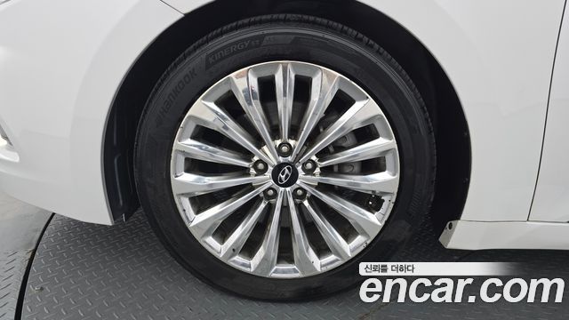 Hyundai Grandeur HG300 Exclusive — пробег 97 879 км