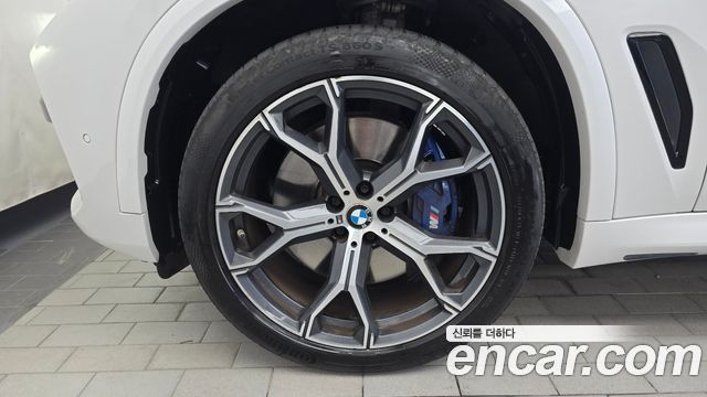 BMW X5 xDrive 45e M Sport — пробег 60 006 км