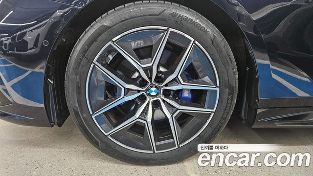 BMW 5-Series 520i M Sport — пробег 27 009 км