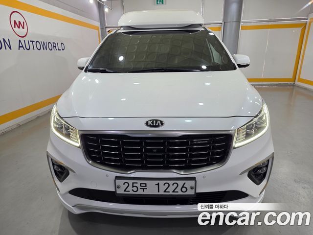 Kia Carnival 7-Seater Hi-Limousine President — пробег 160 786 км