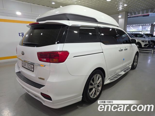 Kia Carnival 7-Seater Hi-Limousine President — пробег 160 786 км