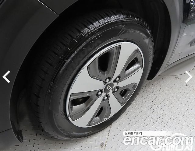 Kia Niro 1.6 HEV Luxury — пробег 73 240 км — фото 5 из 5