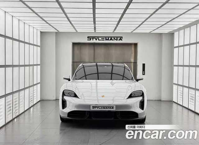 Porsche Taycan Turbo S — пробег 26 000 км — фото 3 из 5