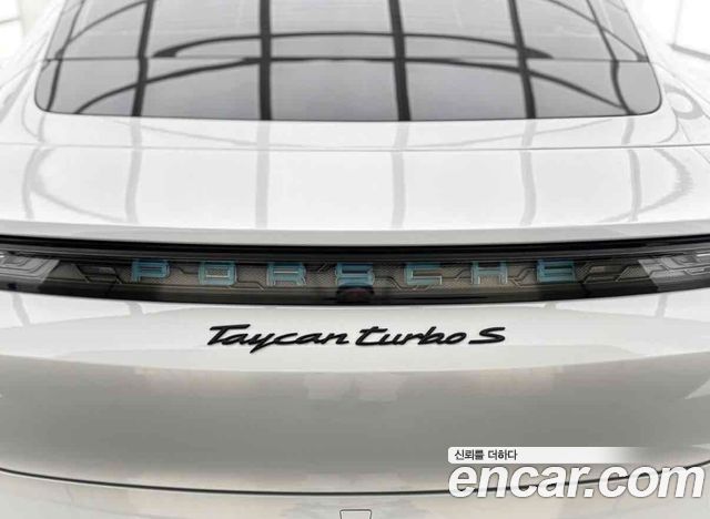 Porsche Taycan Turbo S — пробег 26 000 км — фото 4 из 5