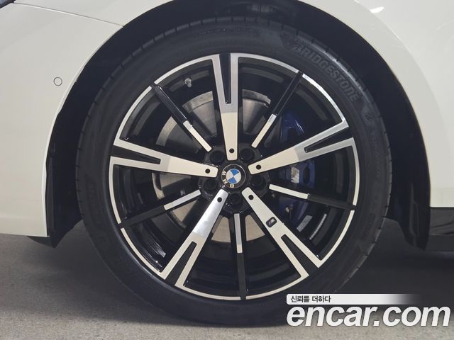 BMW 5-Series 530i xDrive M Sport — пробег 4 280 км — фото 5 из 5