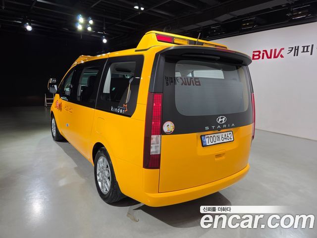 Hyundai Staria L3.5  Kinder Safety Car 15-Seater — пробег 31 662 км — фото 4 из 5