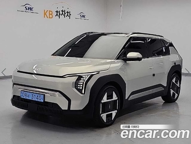 Kia EV3 Standard 2WD Earth — пробег 24 966 км — фото 2 из 5