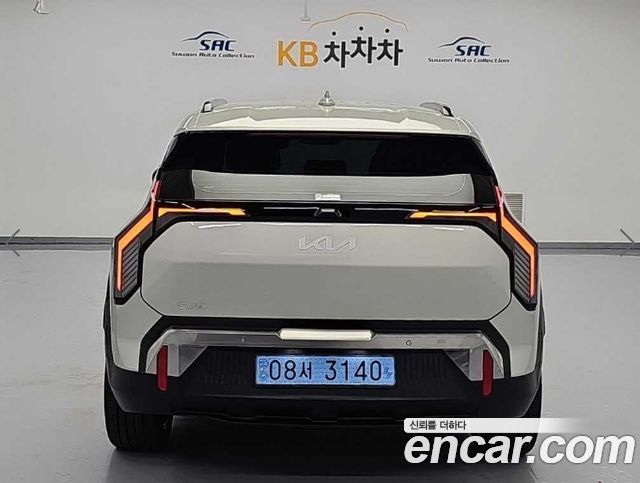 Kia EV3 Standard 2WD Earth — пробег 24 966 км — фото 3 из 5